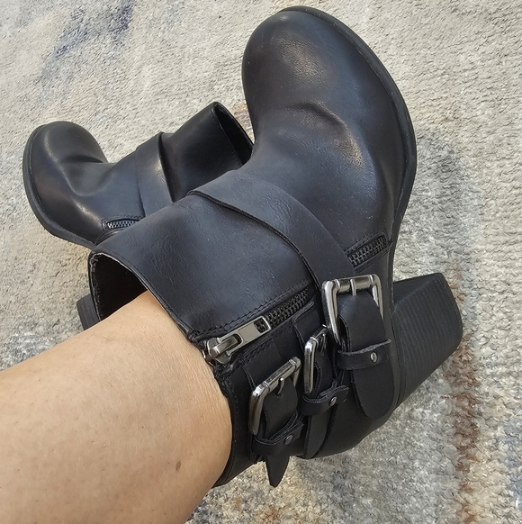 Black Ankle Boots with Buckle Detail And Chunky Heel - Picture 7 of 8